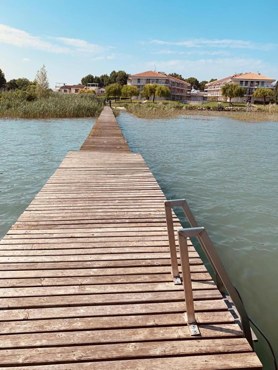 Seeblickwohnung Sirmione - Fronte Lago Mit Privatsteg Exterior photo